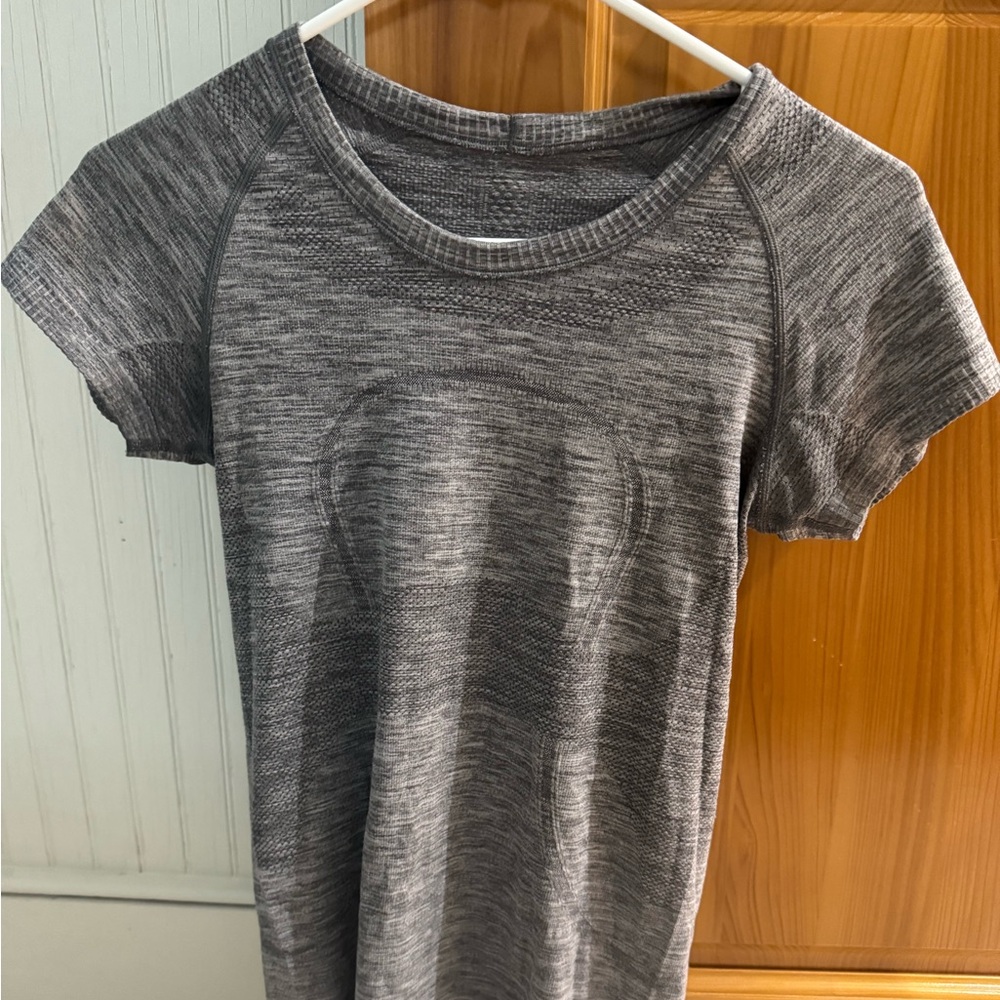 Size 4 Lululemon swiftly tech